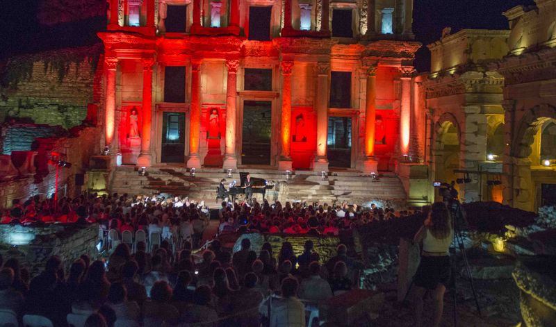Türkiye'de Festival Sezonunun Tarihi Gelişimi
